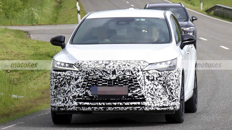 El Lexus RX 2028 ya está en marcha y esconde cambios más importantes de ...
