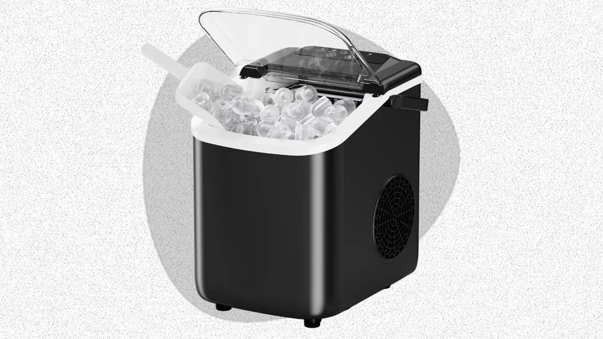 Tired of plastic trays? Walmart's $53 ice maker provides ice in 6 minutes