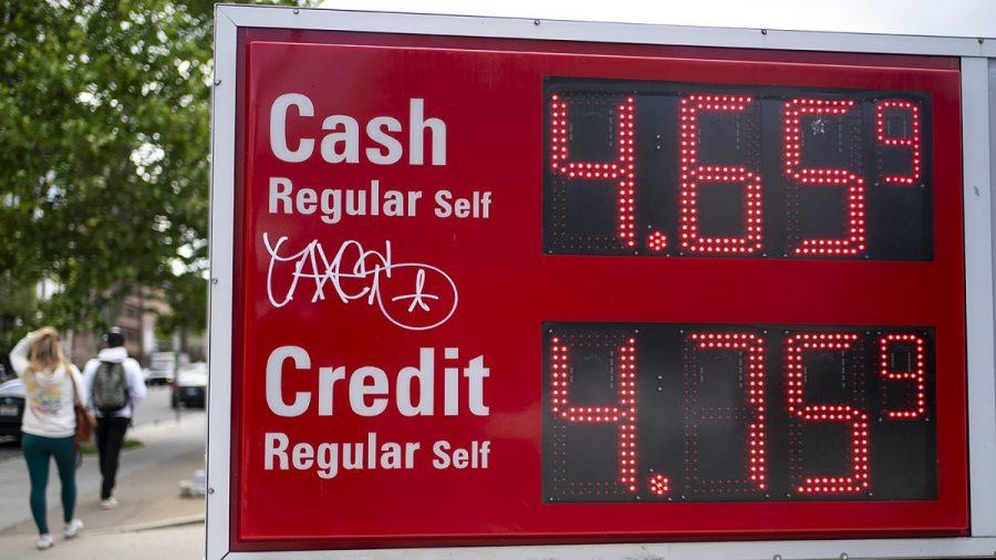 Oil prices could spike next week without Iran deal: GasBuddy