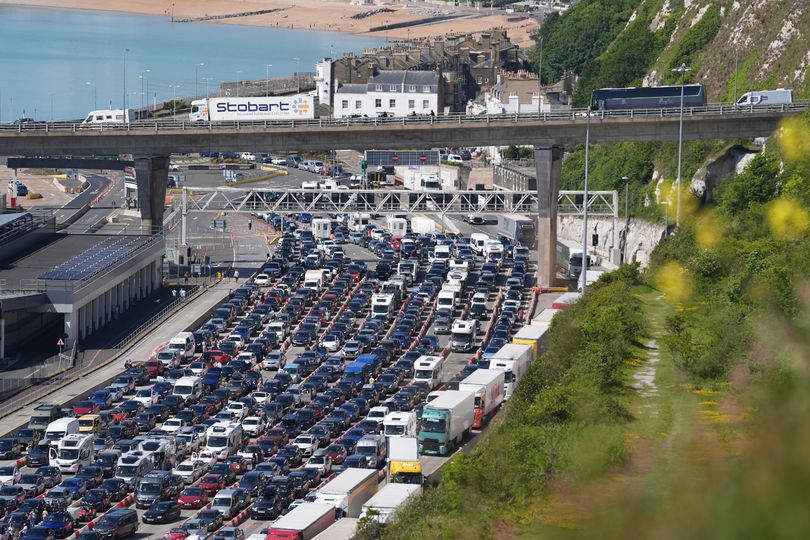 Holidaymakers endure three-hour waits at Dover amid EU passport control chaos