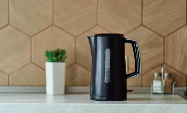 Zwilling recalls electric kettles after handle defects spark burn concerns