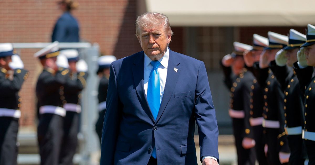 Federal employee charged after allegedly threatening to kill Trump