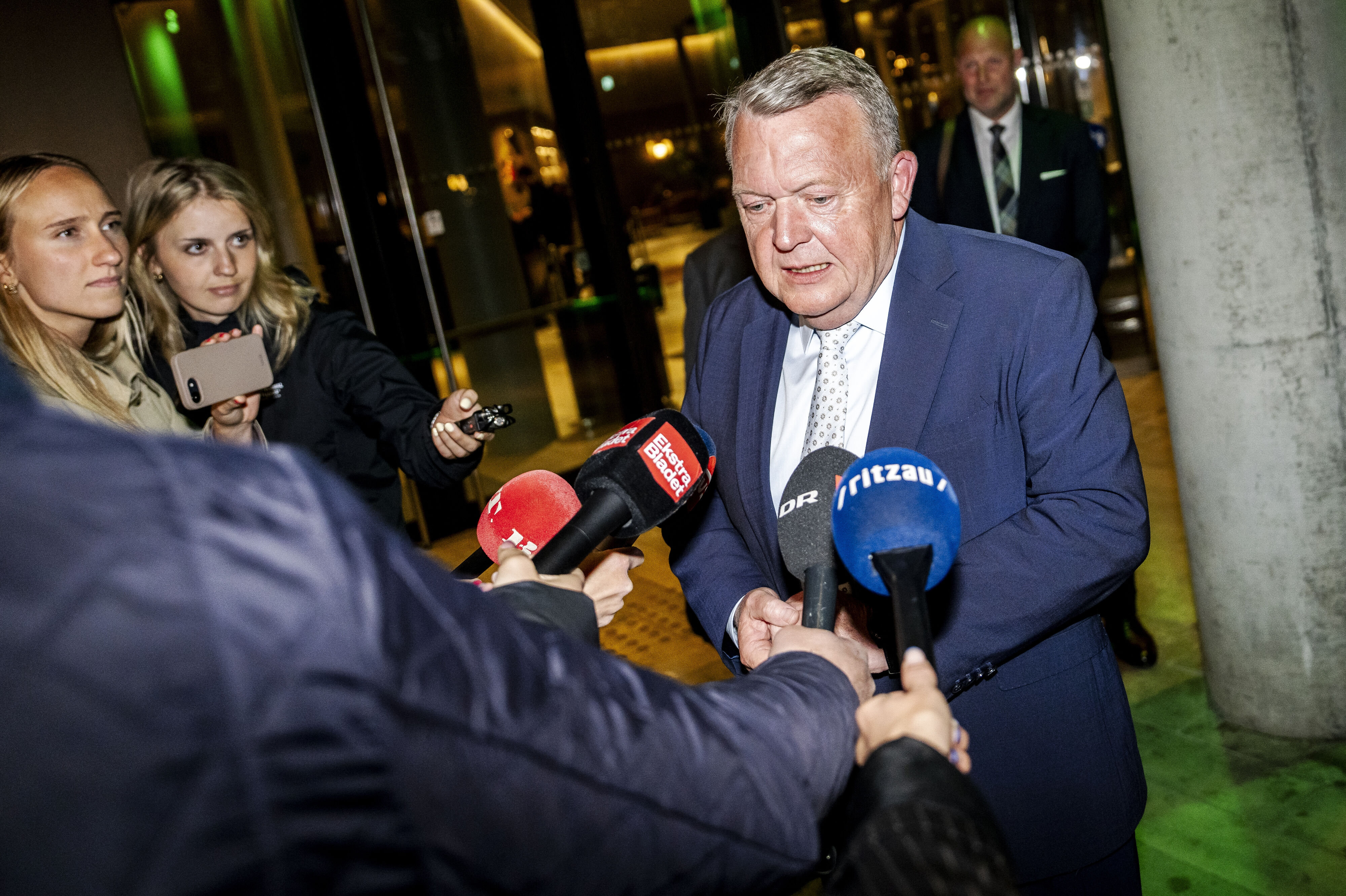 Partier forsøger at lægge pres på Moderaterne inden skæbnemøde