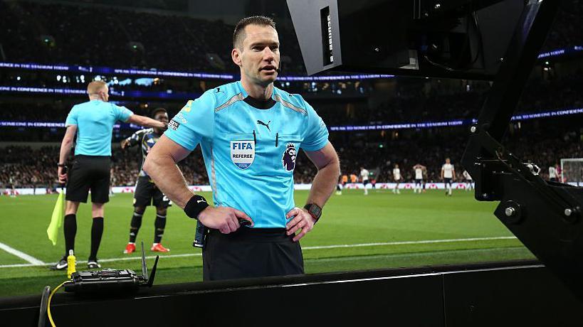 Gillett to referee Hull City v Boro play-off final