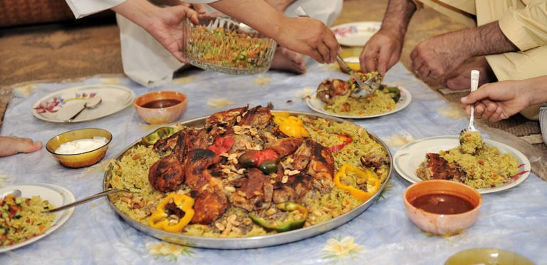 مائدة العيد دسمة ولذيذة