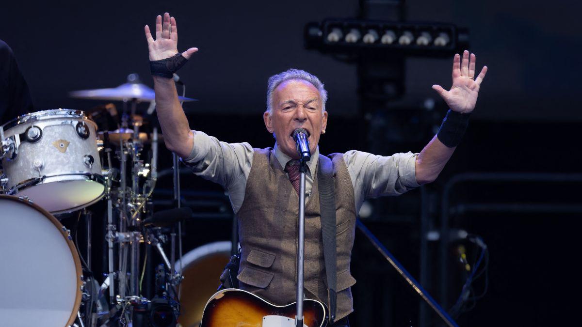 Bruce Springsteen boosts tour security after surge of death threats