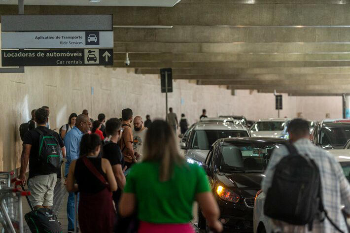 Segundo a inDrive, mulheres demonstraram maior necessidade de monitoramento, conferência de dados do motorista e acompanhamento da rota durante a viagem. | Foto: Taba Benedicto/Estadão