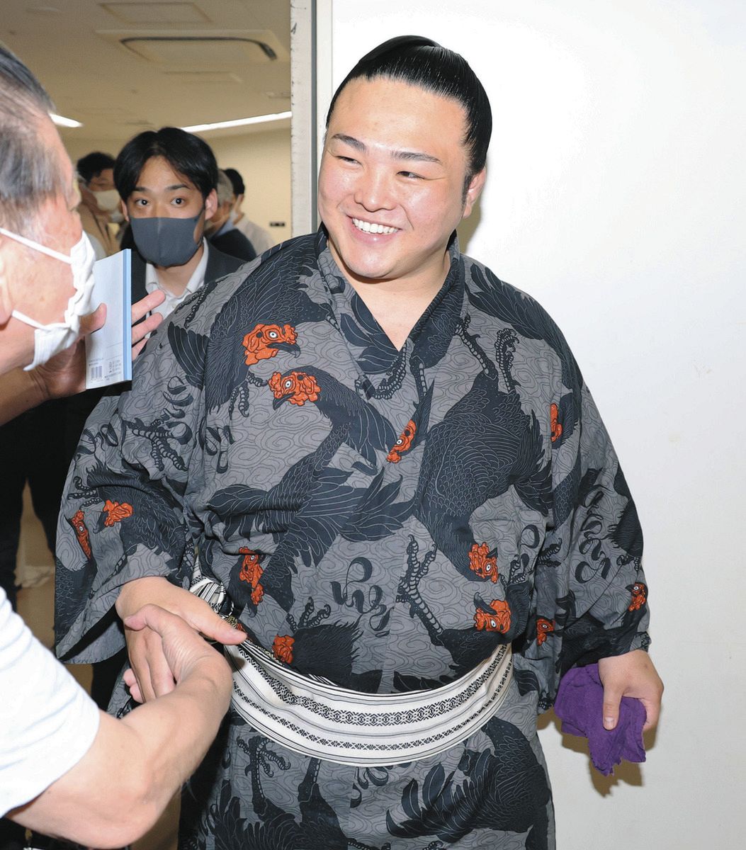 炎鵬、史上初の復活勝ち越し! その意味は…声震わせ「相撲続けられる」故郷盛り上げへ“炎鵬ビーバー”も「一緒に復活してくれたら」【大相撲夏場所】