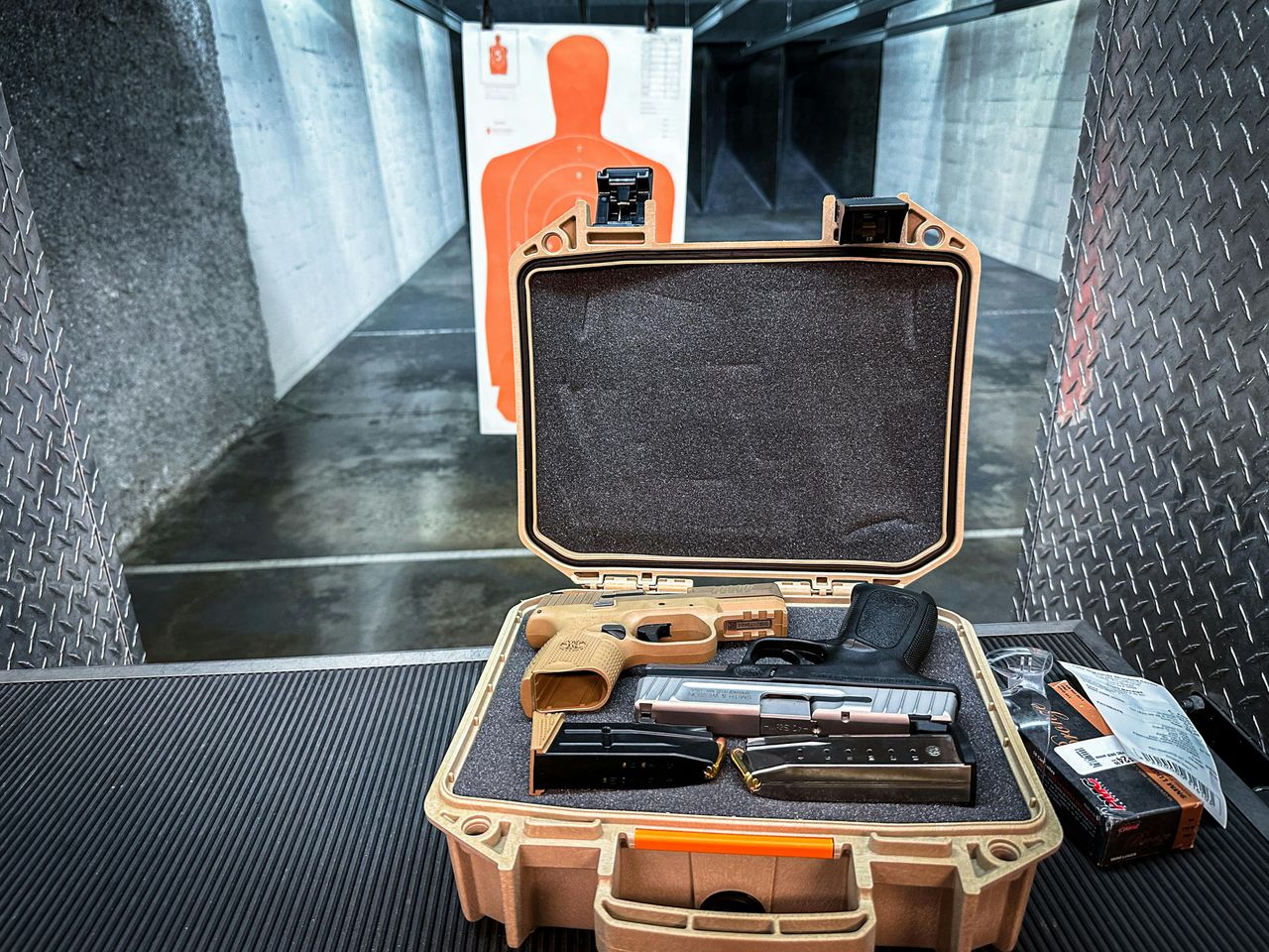 What gun instructors actually think about the way most people store ...