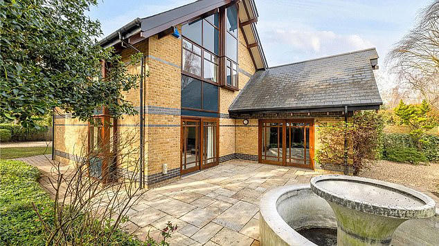 Five-bed home owned by late Stephen Hawking goes on sale for £2.5m