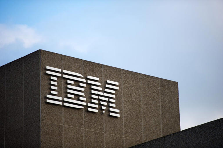 Trump's $1 billion IBM boost is fueling the stock's best week since 2002