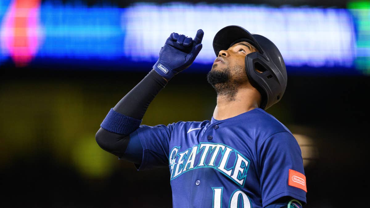 Mariners make roster move before Royals game