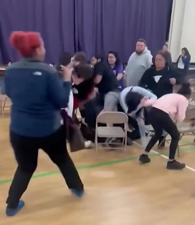 Hair-pulling brawl erupts at kindergarten graduation ceremony when mom ...