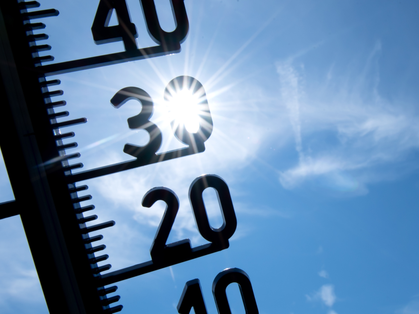 Thermometer steigt erstmals in dem Jahr auf dreissig Grad