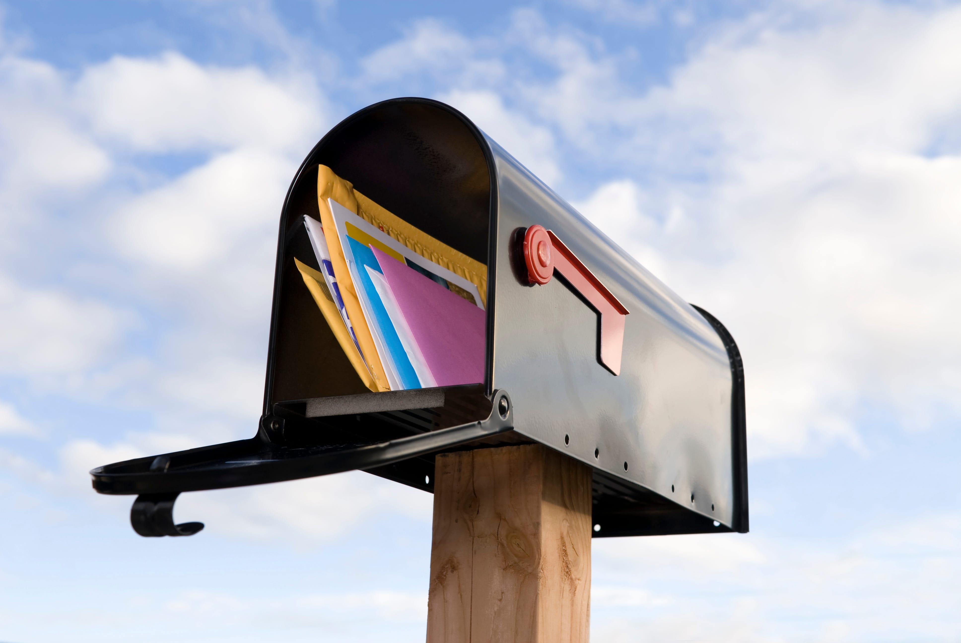 The US Postal Service wants you to fix your mailbox