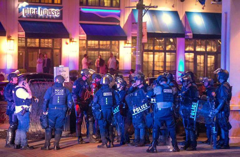 6 arrested after hundreds of teens flood Jersey Shore at rowdy pop up party