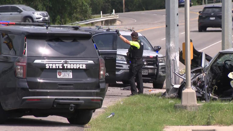 1 dead, 1 seriously injured after vehicle hits traffic pole off FM 969