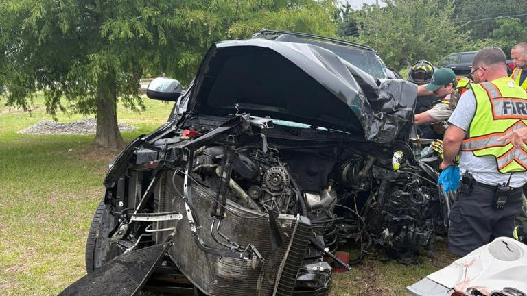 One person hospitalized after vehicle crashes into pole in Greene County
