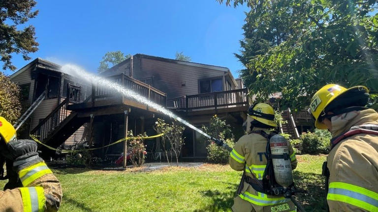 Crews douse fire at home in West Linn