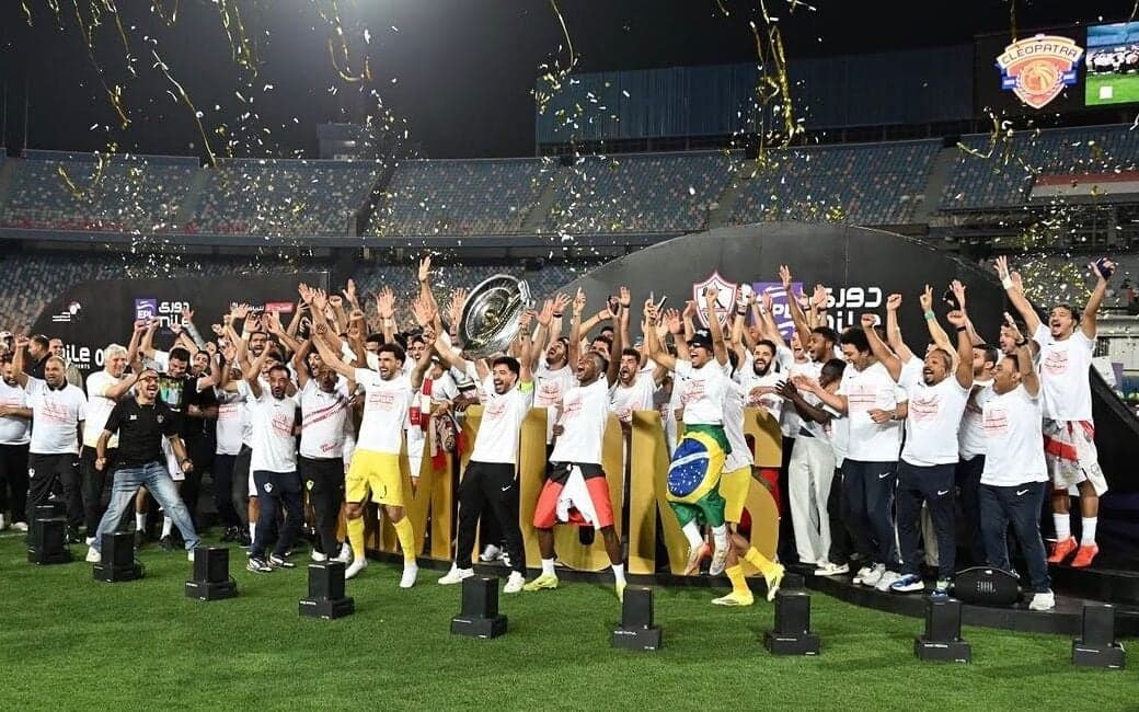 com-brilho-de-ex-vasco-time-encerra-jejum-e-conquista-a-premier-league