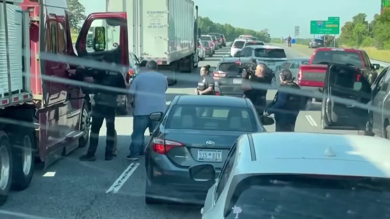 South Carolina deputies use traffic to capture Georgia murder suspect ...
