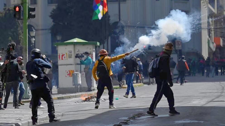 Bolivia en crisis: incidentes, bloqueos y caos en una marcha contra el ...