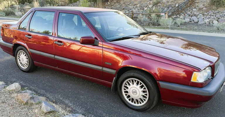 1995 Volvo 850 base sedan for sale