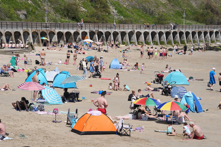 Heat health alerts issued as heatwave likely to cause rise in deaths ...