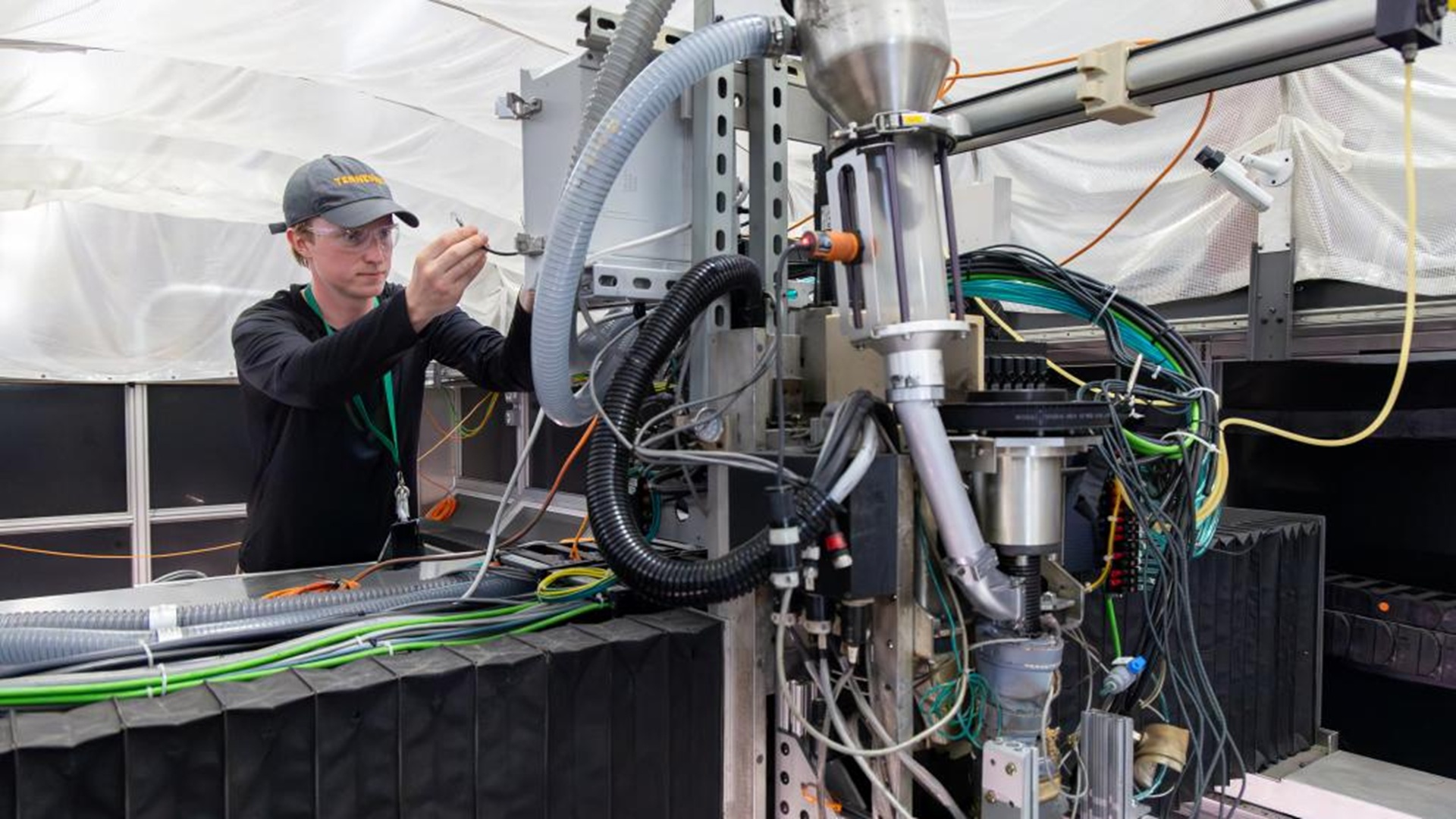 New US-made smart tool fixes 3D printing mistakes in real time during ...