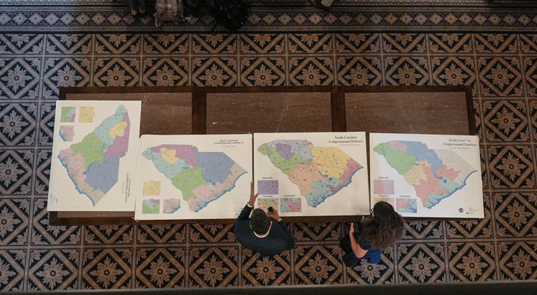 SC Senate breaks, redistricting debate resumes as early voting starts