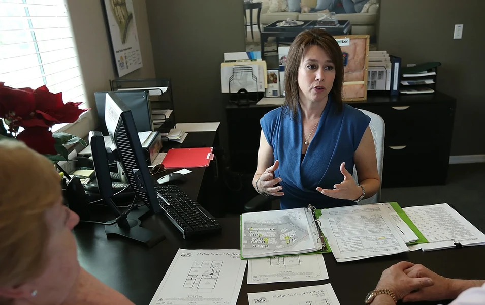 Price cuts linger in Phoenix, Tampa as mortgage rates climb