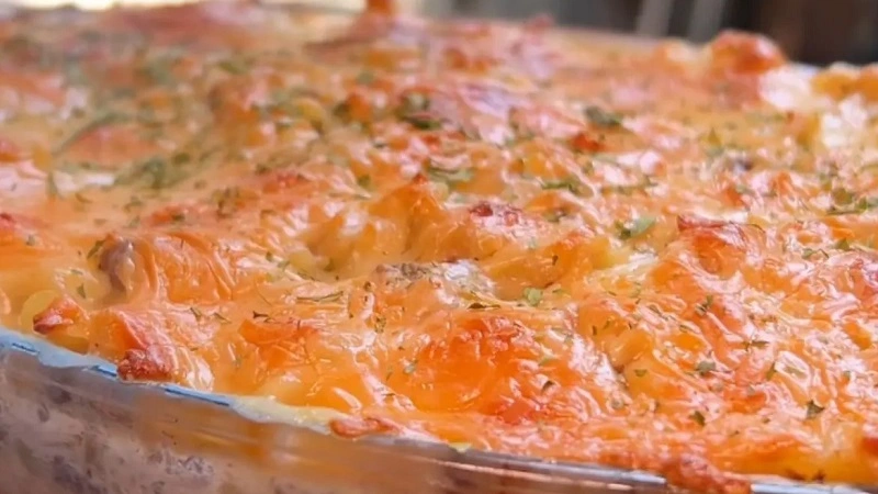 Cheesy pasta baked