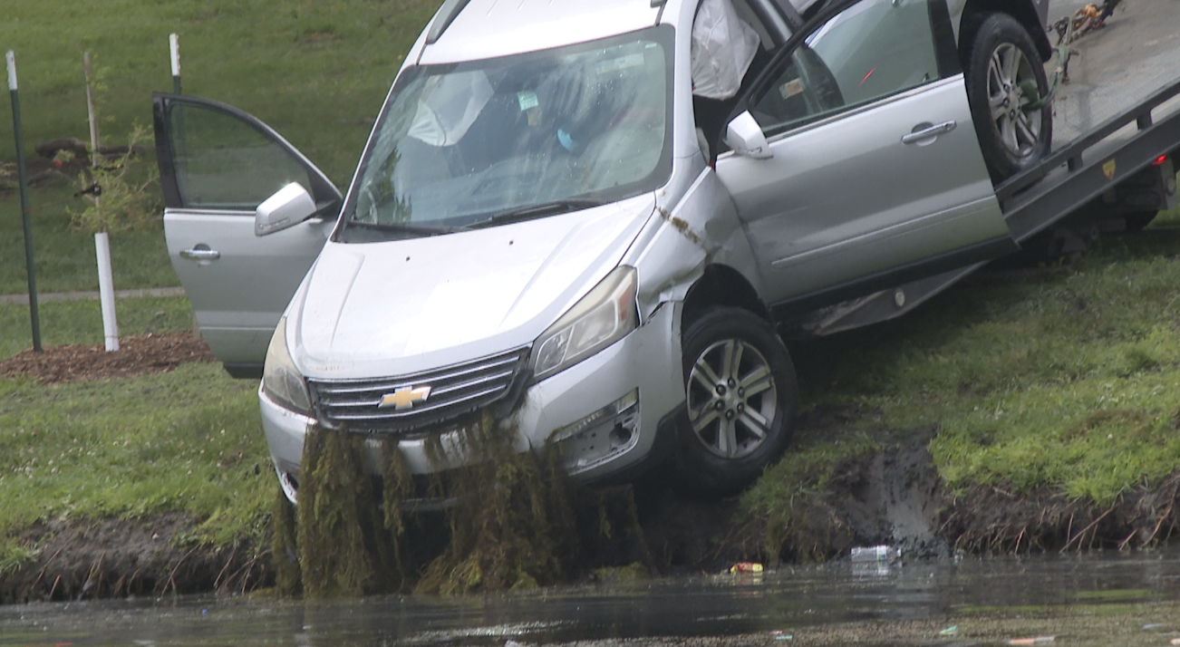 1 hospitalized after car crashes into lake at Benson Park