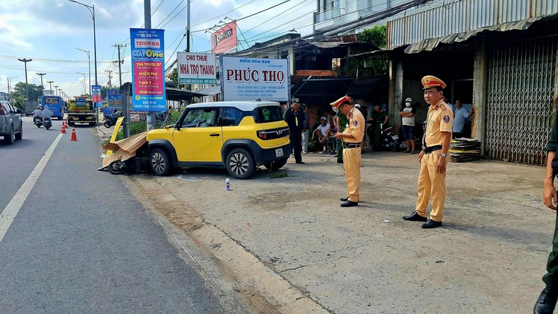 Ô tô đâm phải xe người khuyết tật làm 1 người tử vong