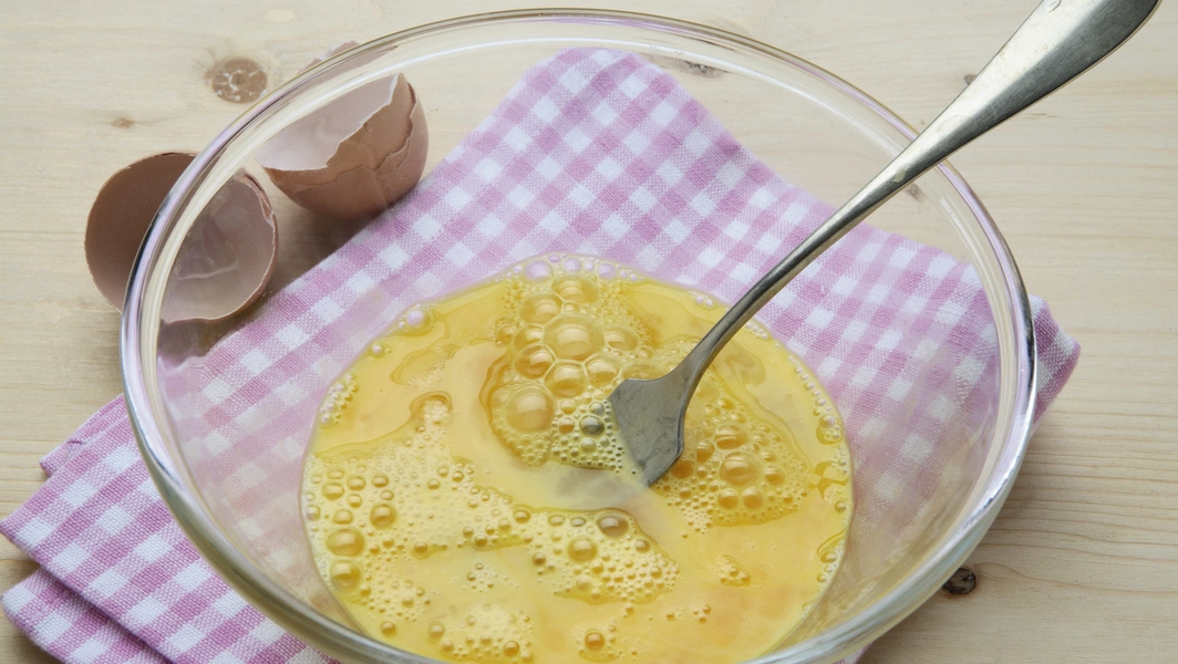 Master the art of fluffy cheese omelettes