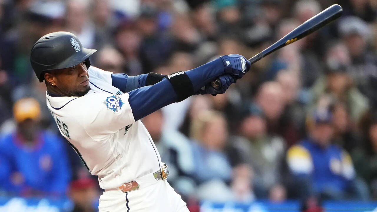 Seattle Mariners reactivate Victor Robles from injured list, send ...