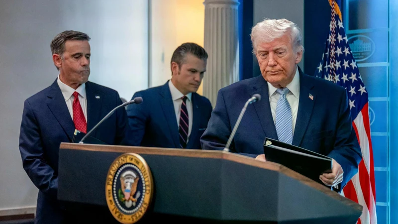 Tổng thống Trump họp khẩn với đội ngũ an ninh, cân nhắc tấn công Iran