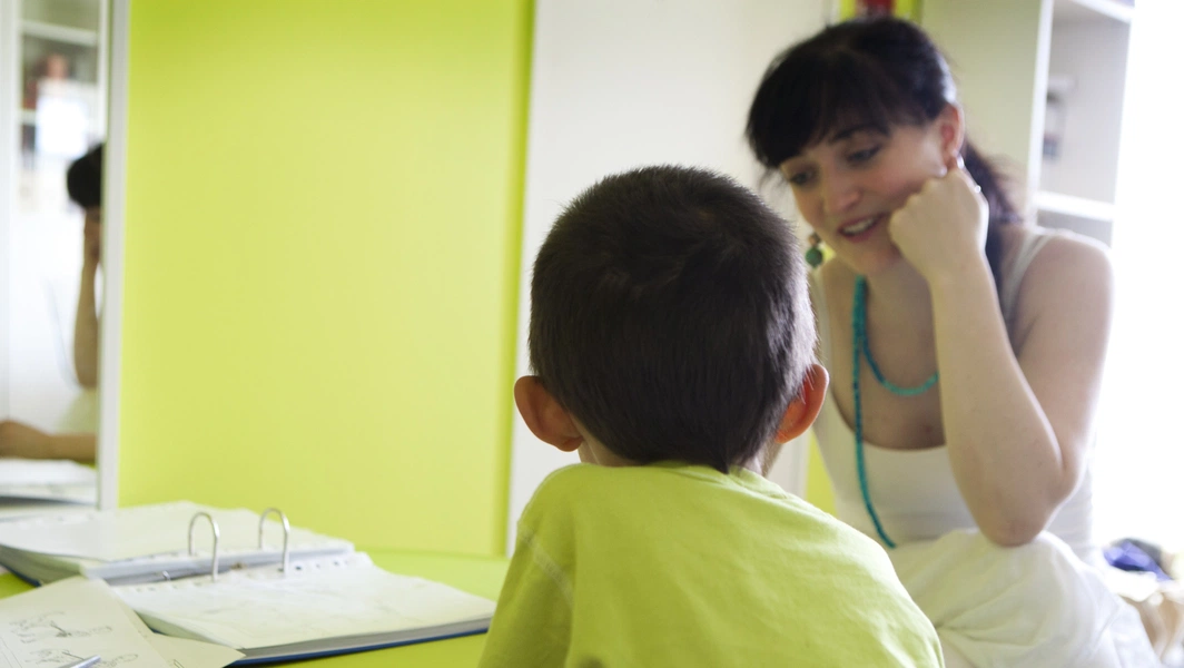 Researchers detail key differences in language and social delays in autism