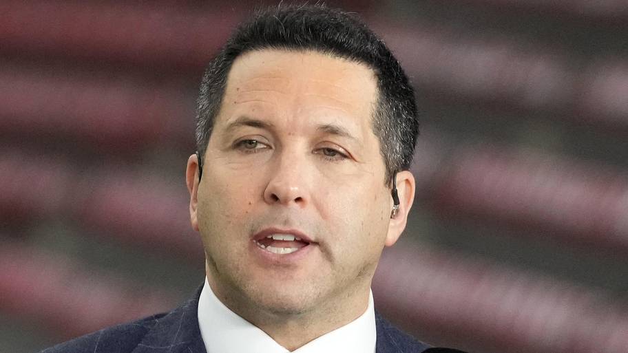 Adam Schefter sends massive message to Patriots about AJ Brown trade