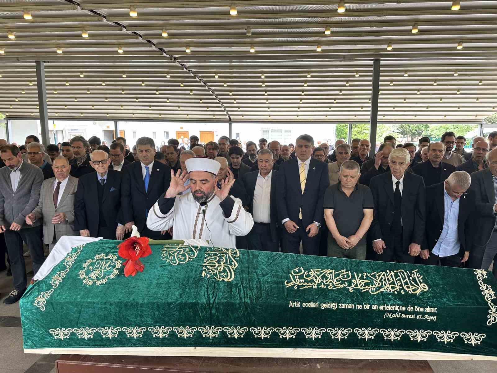 TFF onursal başkanı Şenes Erzik’in acı günü: Eşi Dilek Erzik son ...