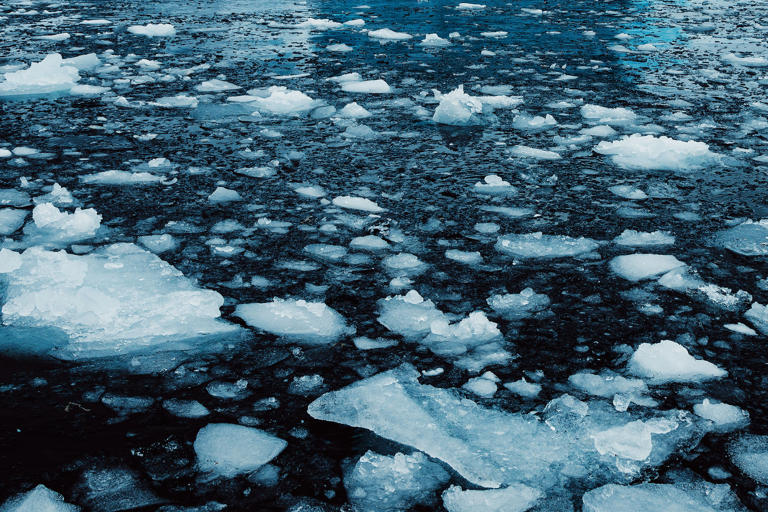 Doomsday glacier shows signs of imminent disintegration