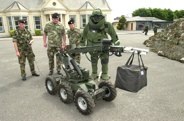 Kerry engineer who built a shotgun in school now creates bomb disposal ...
