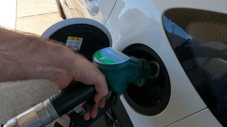 If you follow this 1/4 fuel tank rule it'll save you a lot of money in ...