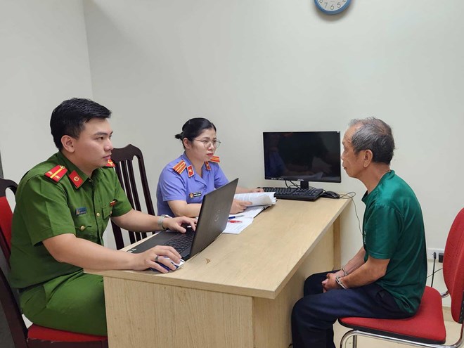 Tin thần y Nguyễn Tiến Nam và cái giá phải trả không chỉ 100 tỉ đồng