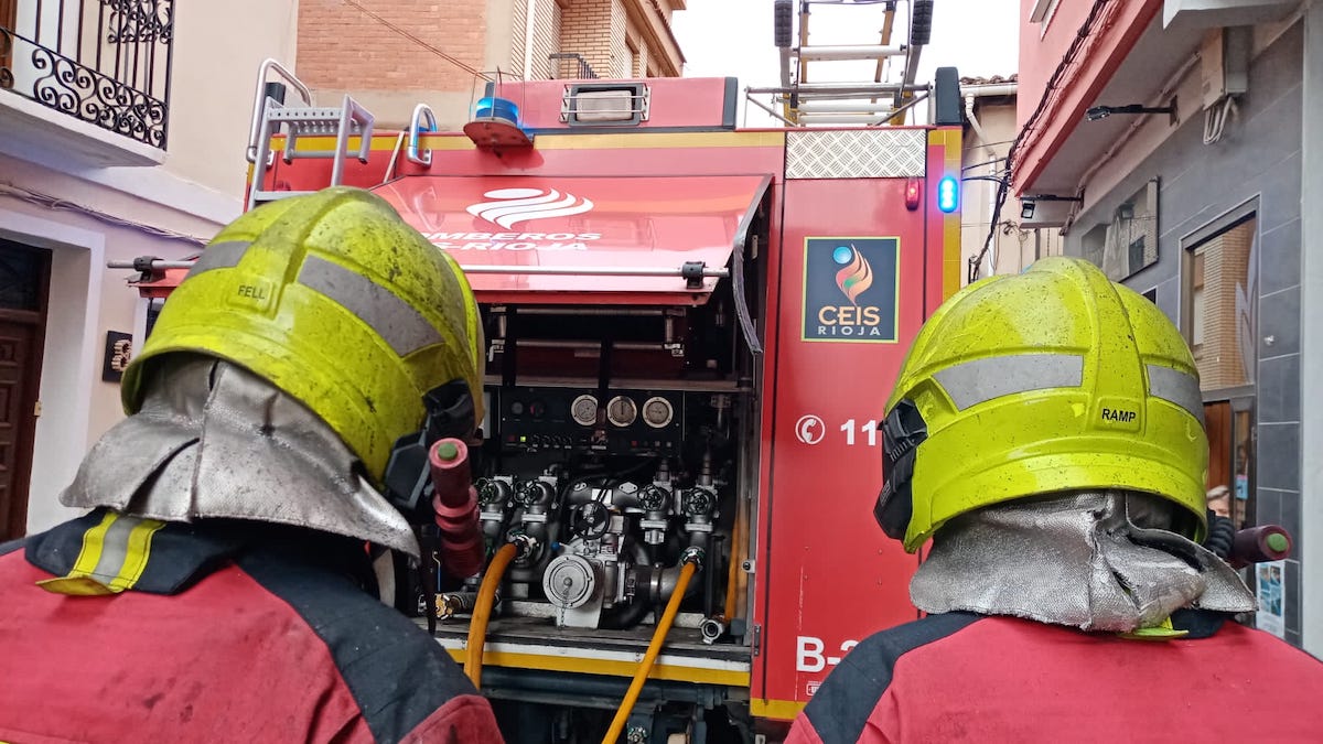 Los bomberos sofocan de madrugada un incendio en una vivienda de Alfaro