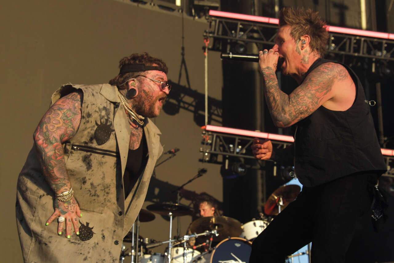 BottleRock 2026: Teddy Swims crashes Papa Roach's set for a nu-metal ...