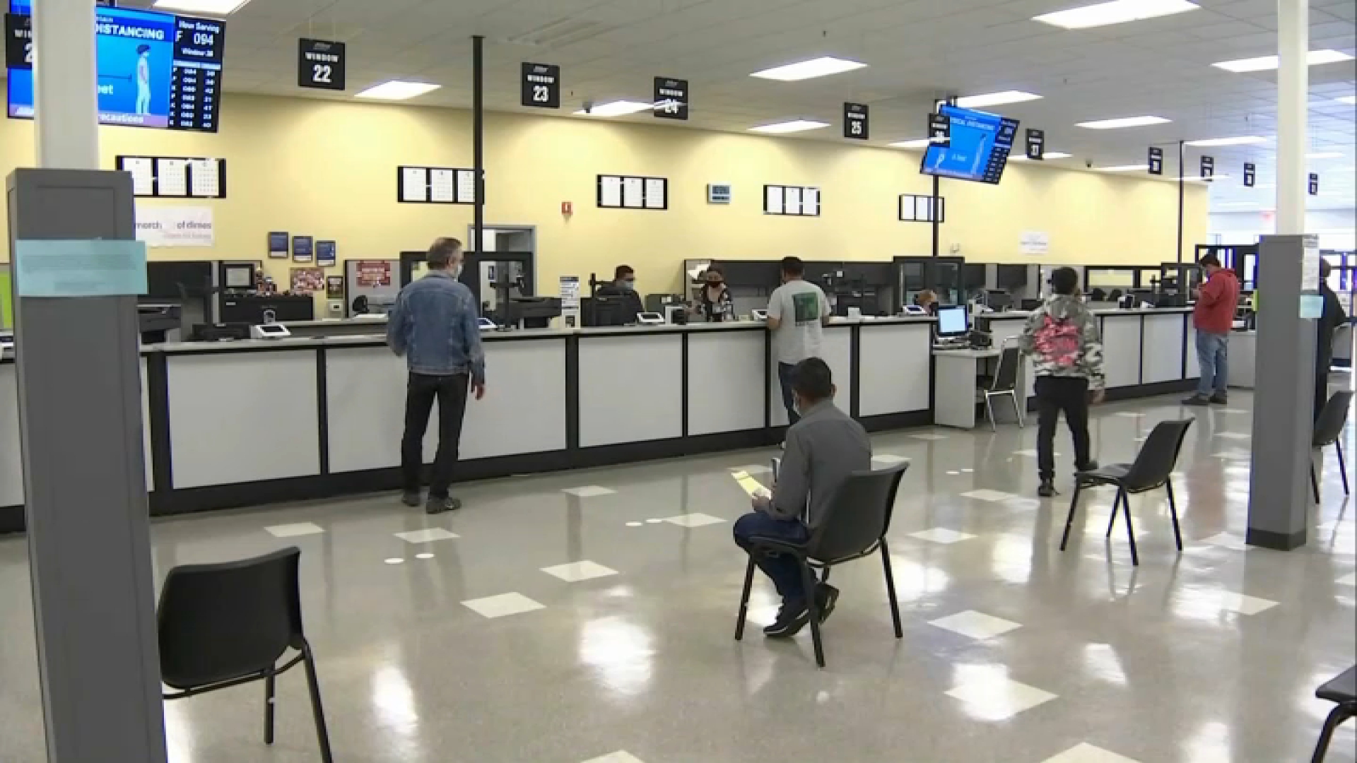 Cambios en los DMV de Illinois por la celebración de Juneteenth