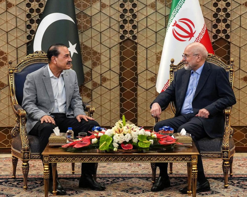 Trump to meet with US negotiators to decide on Iran's ceasefire proposal
