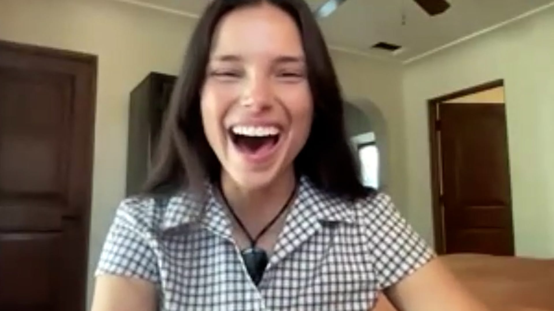 Inde Navarrette is sneaking into theaters to see 'Obsession' with fans