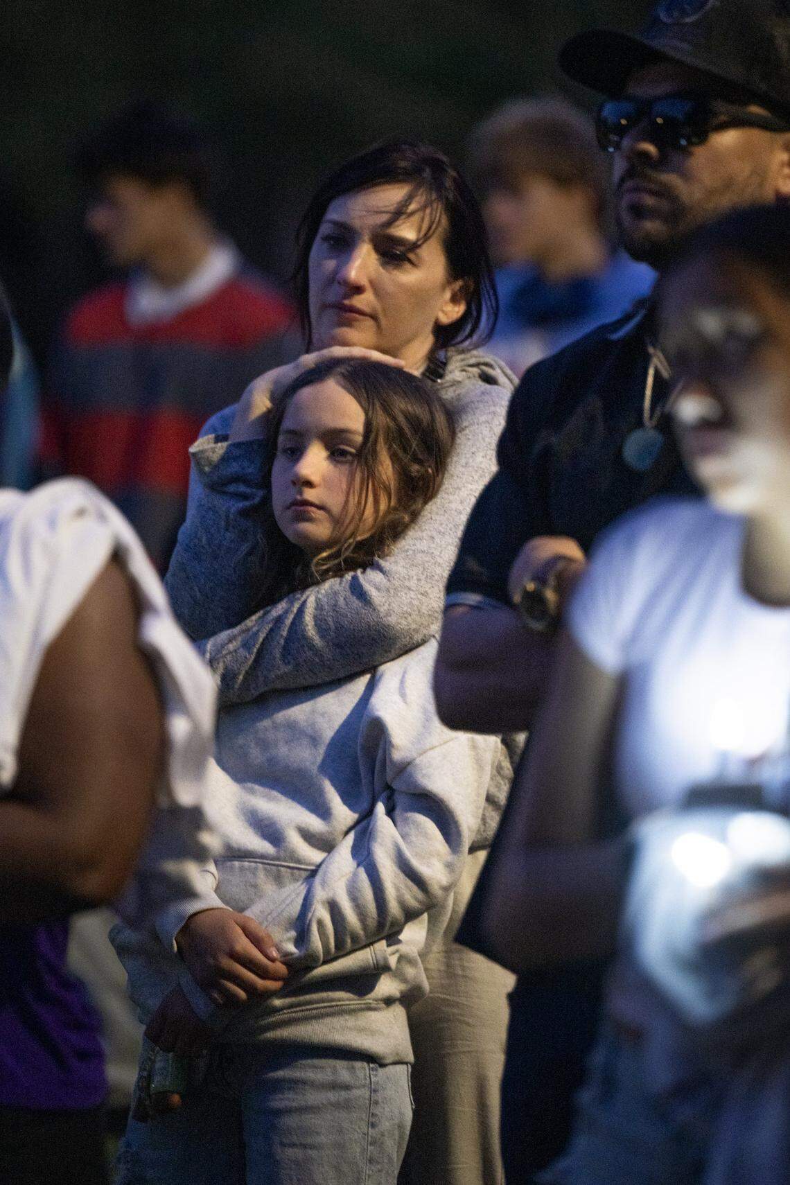 Loved ones gather at vigil to mourn teens killed in Sacramento County crash